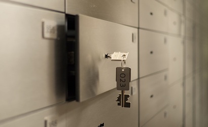 Wertschließfach mit Schlüssel in der Schließfachanlage der SchließBAR23